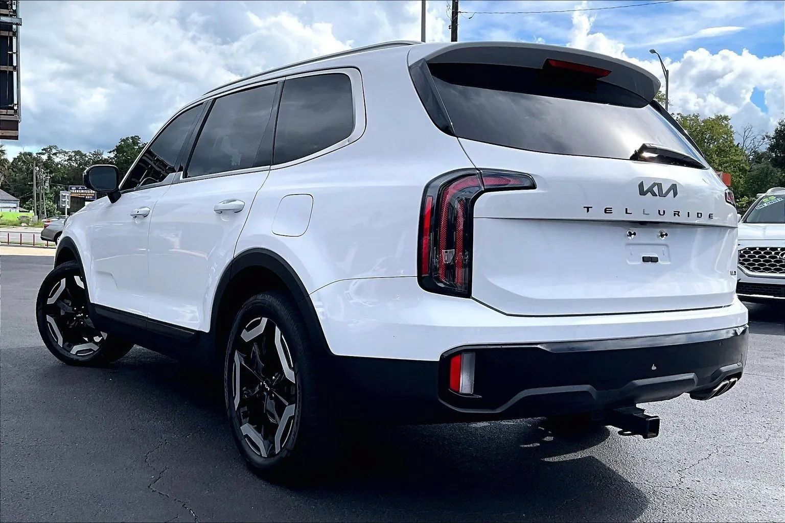 Used 2024 Kia Telluride EX AWD/4WD image 4