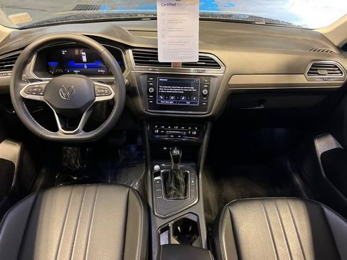 Certified 2023 Volkswagen Tiguan SE FWD image 18