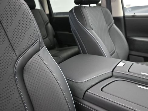 New 2026 INFINITI QX80 Luxe image 28