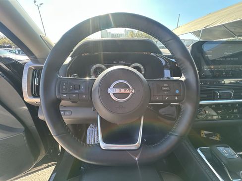 Used 2024 Nissan Pathfinder Platinum w/ Cargo Package image 11