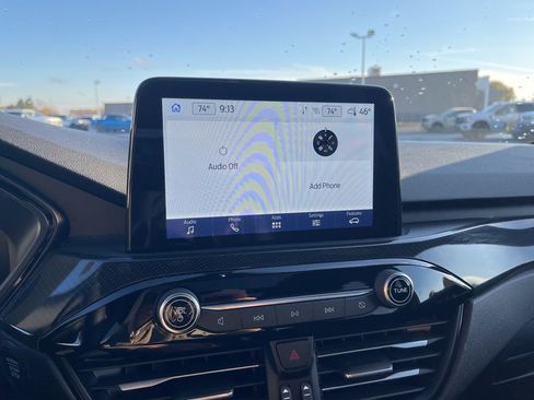 Used 2025 Ford Escape ST-Line w/ Cold Weather Package image 18