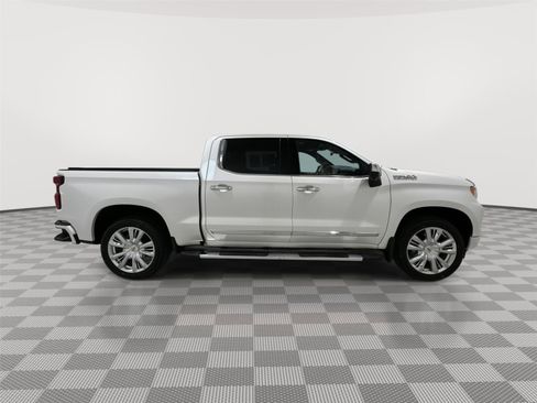 Used 2024 Chevrolet Silverado 1500 High Country w/ High Country Premium Package AWD/4WD image 5