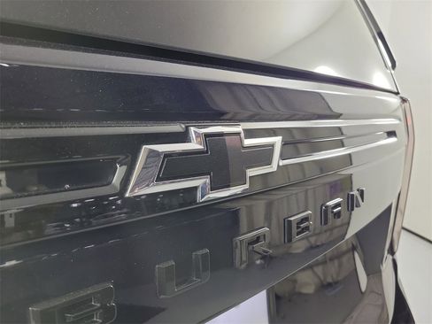 Used 2023 Chevrolet Suburban RST w/ Luxury Package image 6