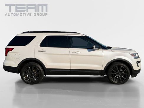 Used 2019 Ford Explorer XLT w/ Equipment Group 202A AWD/4WD image 8