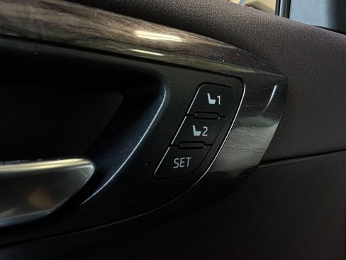 Used 2020 Toyota Highlander Limited FWD image 28