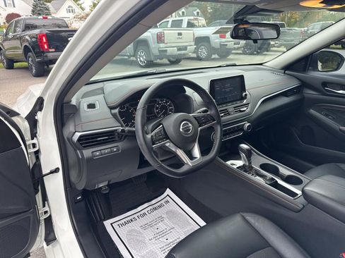 Used 2021 Nissan Altima 2.5 SR w/ SR Premium Package image 7
