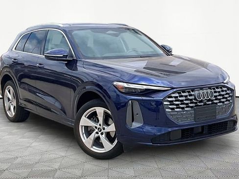 Used 2025 Audi Q5 Premium Plus w/ Premium Plus AWD/4WD image 11