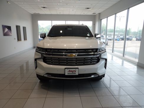 Used 2023 Chevrolet Tahoe Premier w/ Advanced Technology Package AWD/4WD image 2