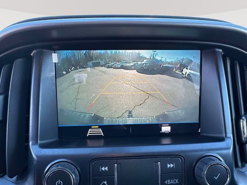 Used 2022 Chevrolet Colorado LT w/ LT Convenience Package image 10