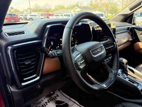 Used 2026 GMC Canyon AT4 w/ Technology Plus Package image 15