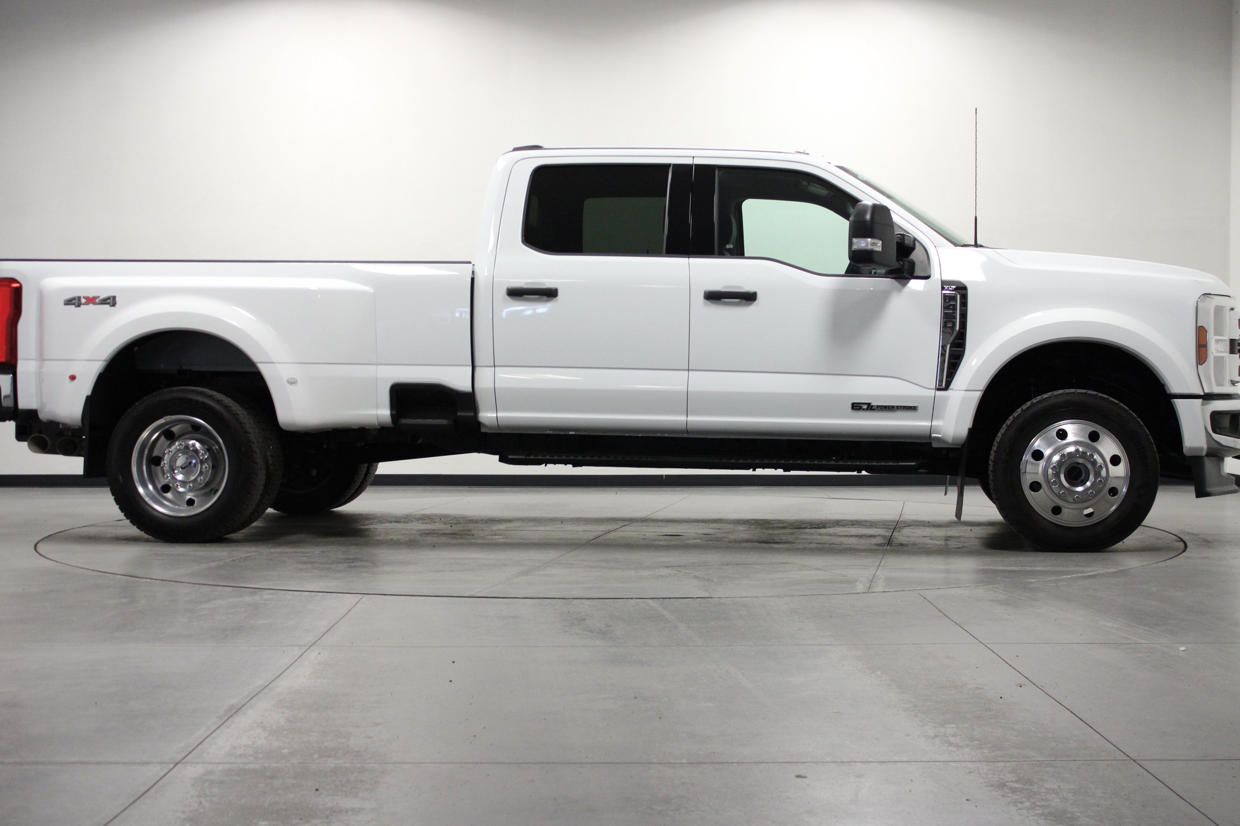Used 2026 Ford F450 XLT w/ Camper Package AWD/4WD image 3