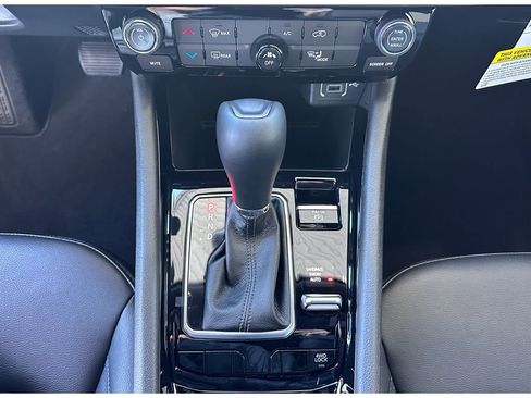 New 2026 Jeep Compass Latitude image 13