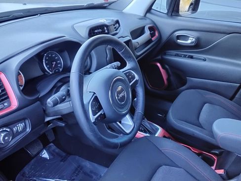 Used 2021 Jeep Renegade Trailhawk image 17