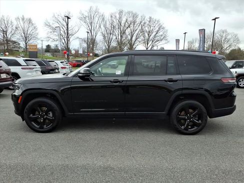 Used 2024 Jeep Grand Cherokee L Limited w/ Luxury Tech Group II image 8