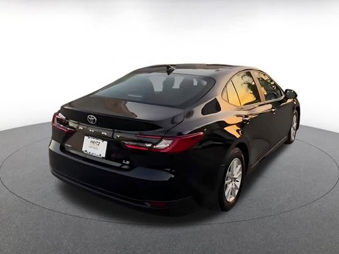 Used 2025 Toyota Camry LE image 14
