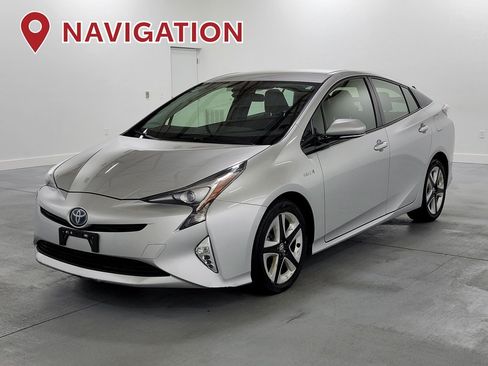 Used 2016 Toyota Prius Three Touring FWD image 4