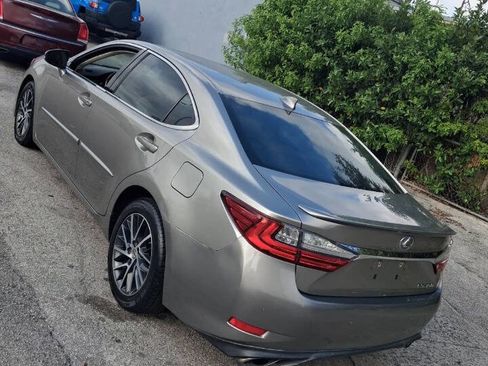 Used 2016 Lexus ES 350 w/ Luxury Package w/Wood Trim FWD image 8