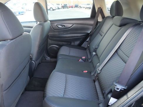 Used 2018 Nissan Rogue SV w/ Premium Package image 22