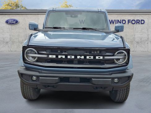 Used 2025 Ford Bronco Outer Banks AWD/4WD image 2