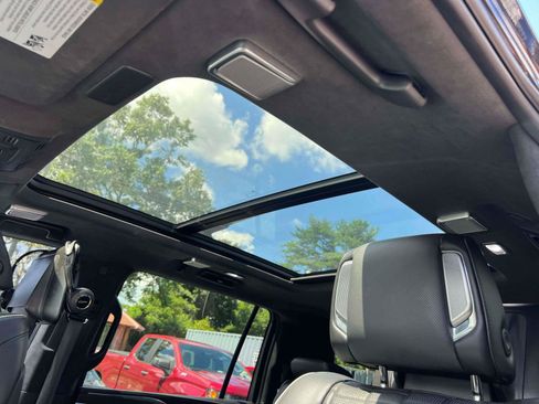 Used 2021 Cadillac Escalade ESV Sport Platinum w/ LPO, ONYX Package AWD/4WD image 16