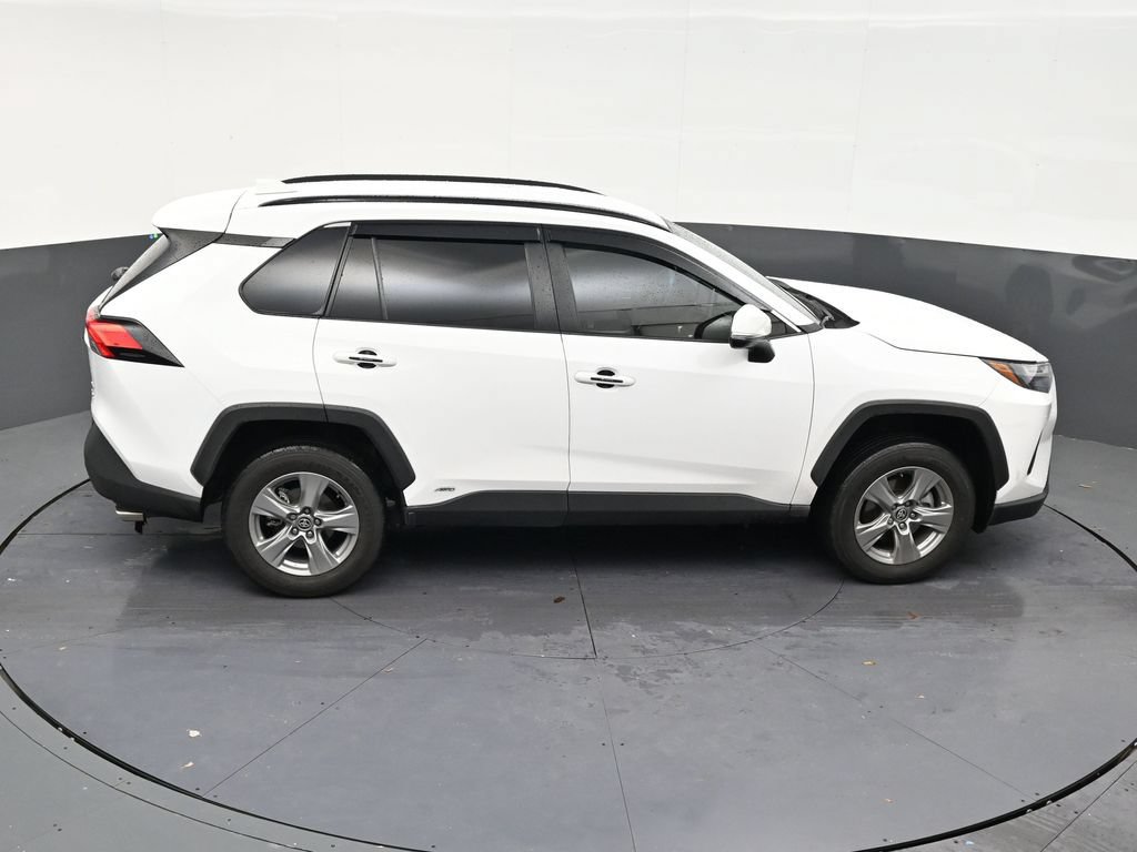 Used 2025 Toyota RAV4 XLE w/ Weather Package AWD/4WD image 17