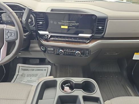 New 2026 GMC Sierra 1500 SLE w/ Preferred Package AWD/4WD image 13