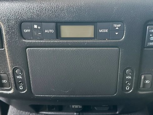 Used 2019 Nissan Armada Platinum w/ Captain's Chairs Package AWD/4WD image 19