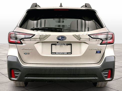 Used 2020 Subaru Outback Premium image 4