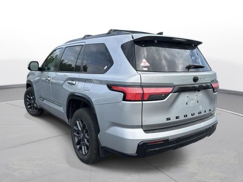 Used 2025 Toyota Sequoia Platinum AWD/4WD image 8