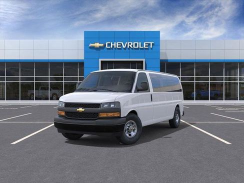 New 2025 Chevrolet Express 3500 LS image 32