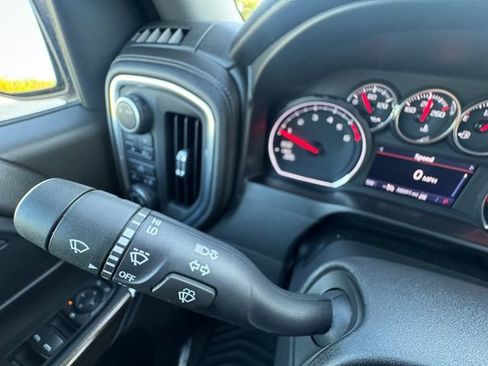 Used 2021 Chevrolet Silverado 1500 LT AWD/4WD image 25