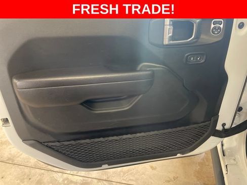 Used 2024 Jeep Wrangler Unlimited Rubicon 4xe AWD/4WD image 10