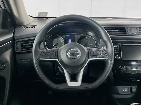 Used 2018 Nissan Rogue S FWD image 17