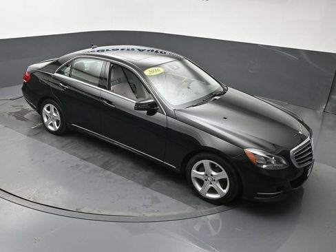 Used 2016 Mercedes-Benz E 350 4MATIC Sedan image 3