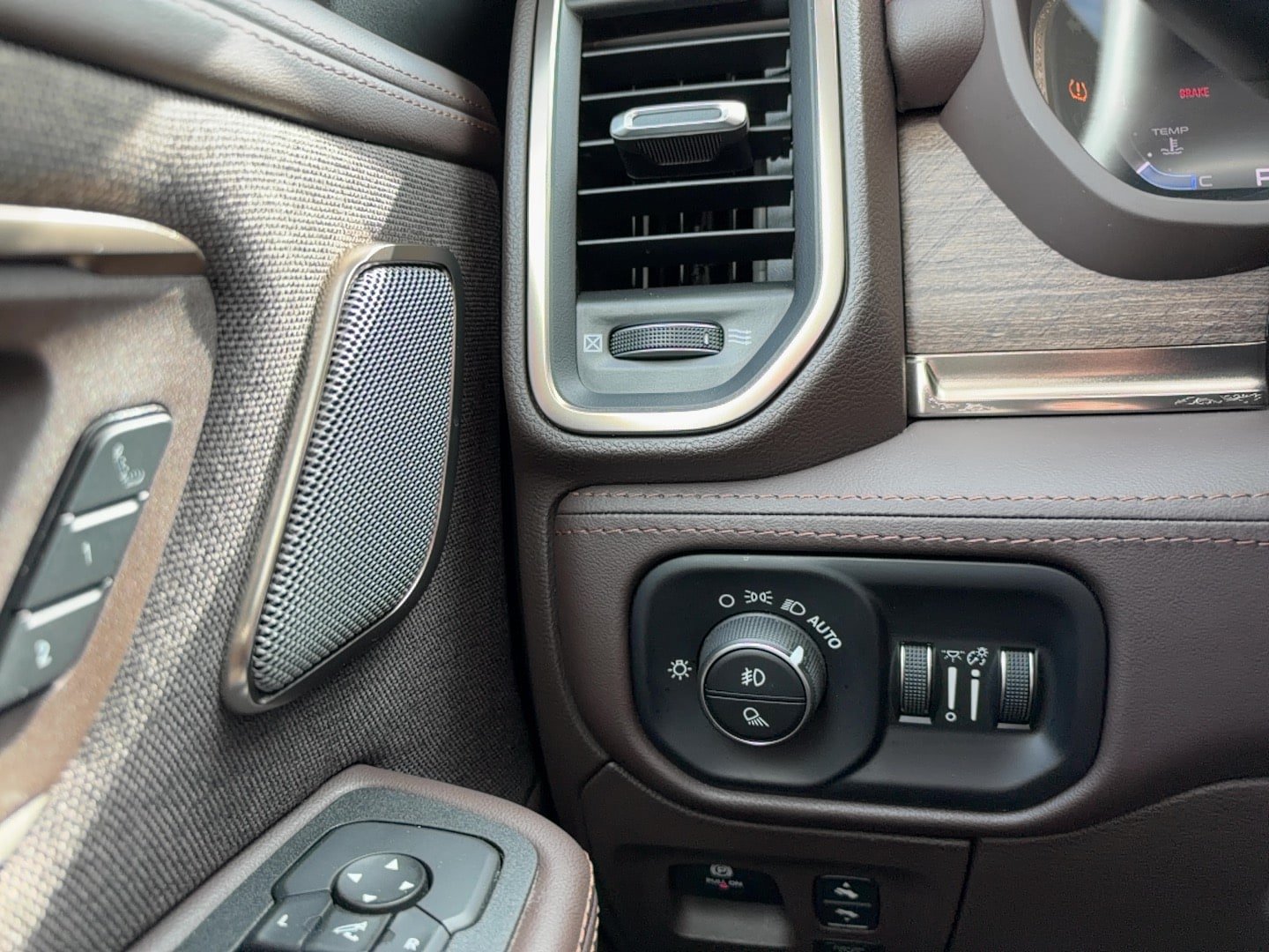 Used 2025 RAM 1500 Limited AWD/4WD image 20