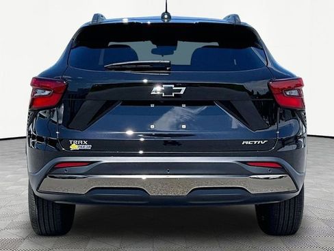 New 2026 Chevrolet Trax ACTIV w/ Sunroof Package FWD image 5