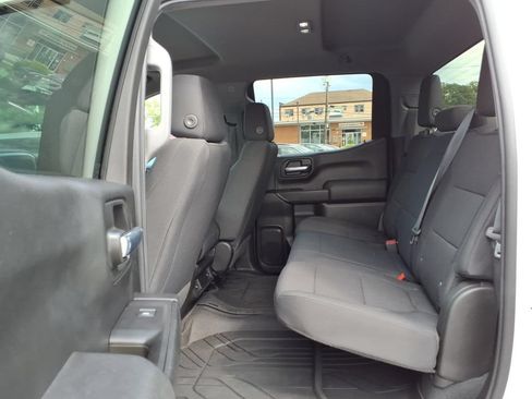 Used 2020 Chevrolet Silverado 1500 Custom w/ Custom Value Package AWD/4WD image 15