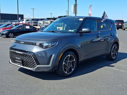 Certified 2023 Kia Soul EX FWD image 3