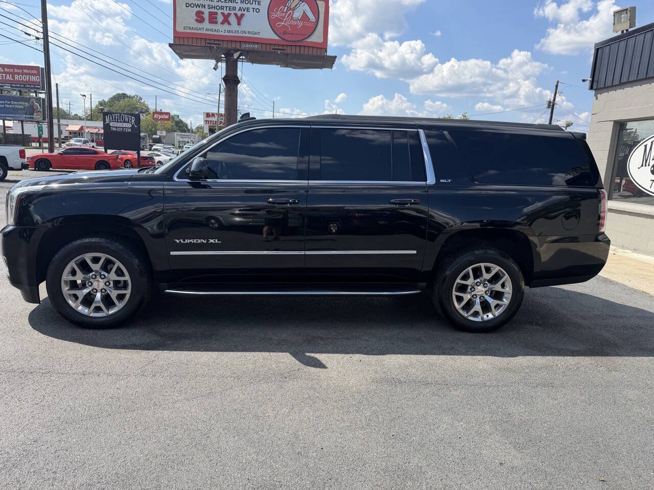 Used 2017 GMC Yukon XL SLT w/ Open Road Package RWD image 4