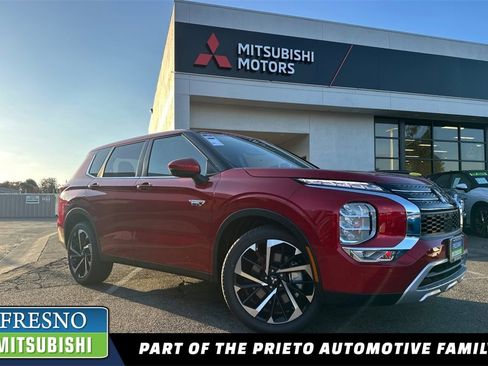 New 2025 Mitsubishi Outlander SE image 1