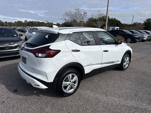 Certified 2025 Nissan Kicks Play S image 4