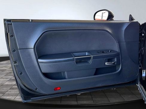 Used 2013 Dodge Challenger SXT image 16