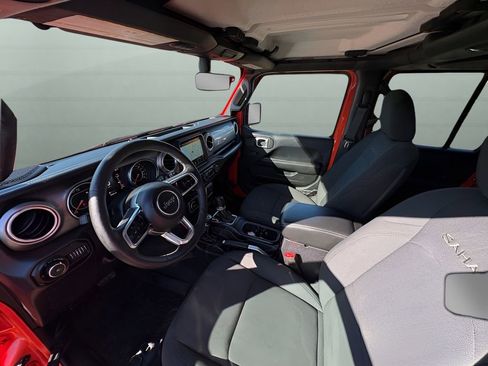 Used 2018 Jeep Wrangler Unlimited Sahara w/ Dual Top Group image 22