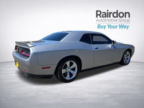 Used 2018 Dodge Challenger SXT RWD image 7