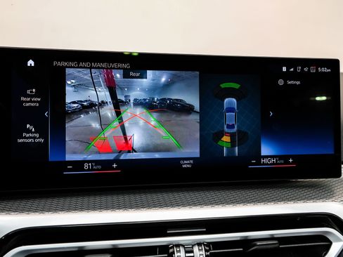 Used 2023 BMW 330i xDrive Sedan w/ M Sport Package image 27