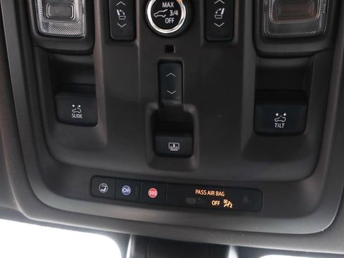 Used 2021 GMC Yukon XL SLT w/ SLT Premium Package image 32