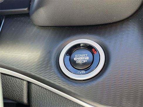 Used 2025 Jeep Grand Cherokee Laredo X image 27