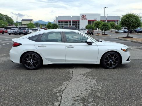 Used 2023 Honda Civic Sport Touring image 3