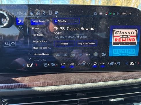 Used 2024 Chevrolet Traverse RS w/ LPO, Floor Liner Package image 18