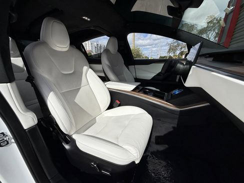 Used 2023 Tesla Model X Standard Range image 14